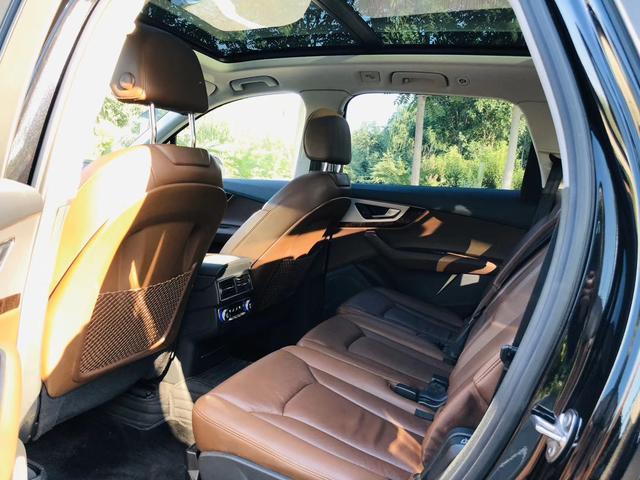 老司机今天说一款省油耐用的车2017年奥迪Q7，45TFSI。3.0T大功率