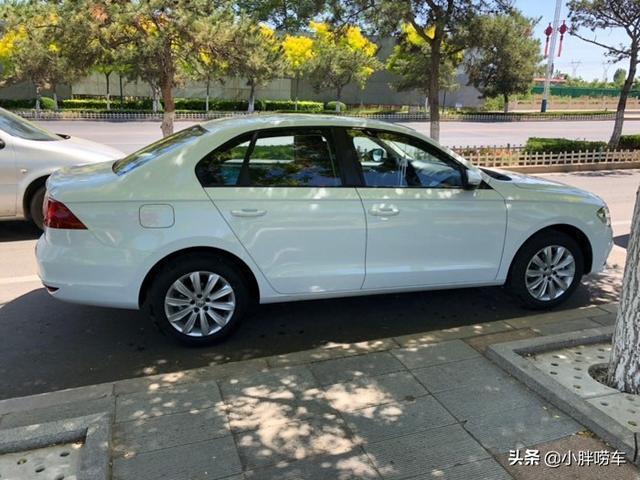 51岁大爷喜提大众宝来手动挡，家用代步很合适，这个价格没买贵吧