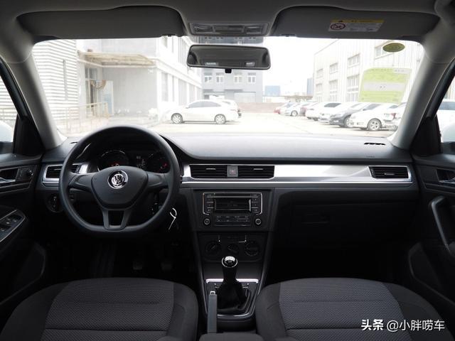 51岁大爷喜提大众宝来手动挡，家用代步很合适，这个价格没买贵吧