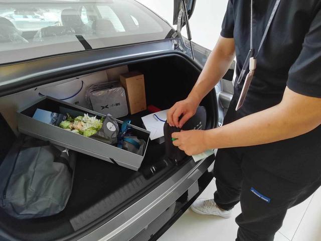 小鹏P7提车记，最真实详尽的车主体验来了