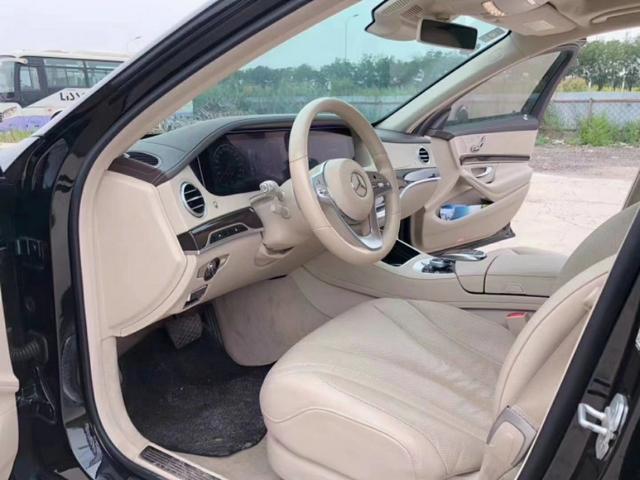 老司机今天说一款省油耐用的家用轿车2018年最新款奔驰S320，3.0T