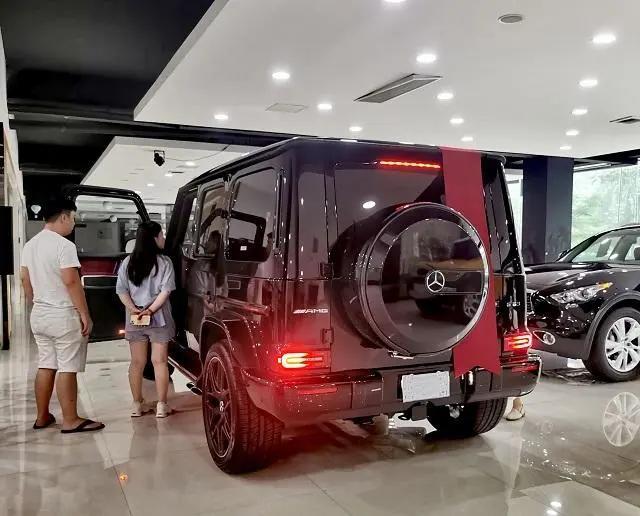 提车日志 20款新奔驰G63提车记：节省百万，真香