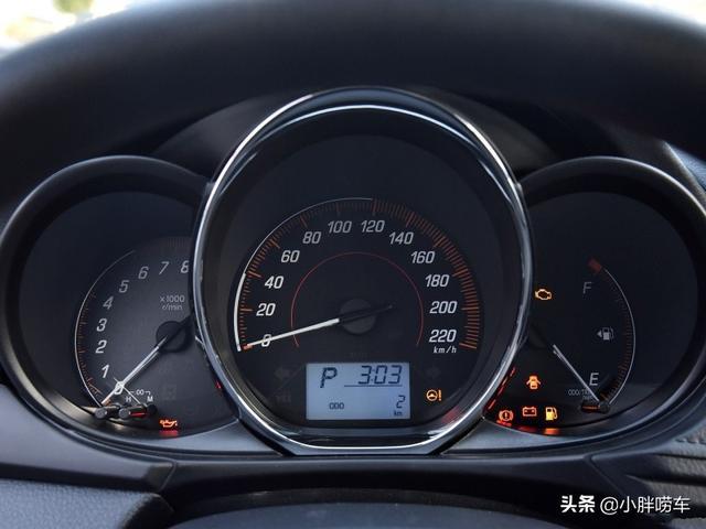 59岁大爷喜提丰田致炫，空间比想象中大，这个价格是不是买贵了？