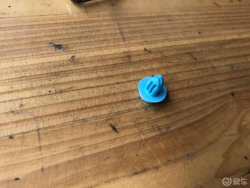 老司机进阶之路，自已动手更换倒车后视。