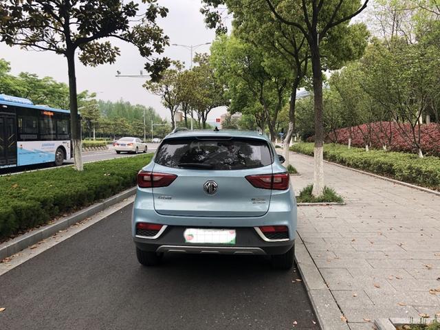 日常生活中的大暖男，小姐姐的名爵EZS