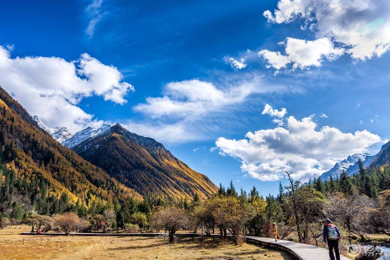 邁騰提車作業邁騰在路上四姑娘山一道靚麗的風景線