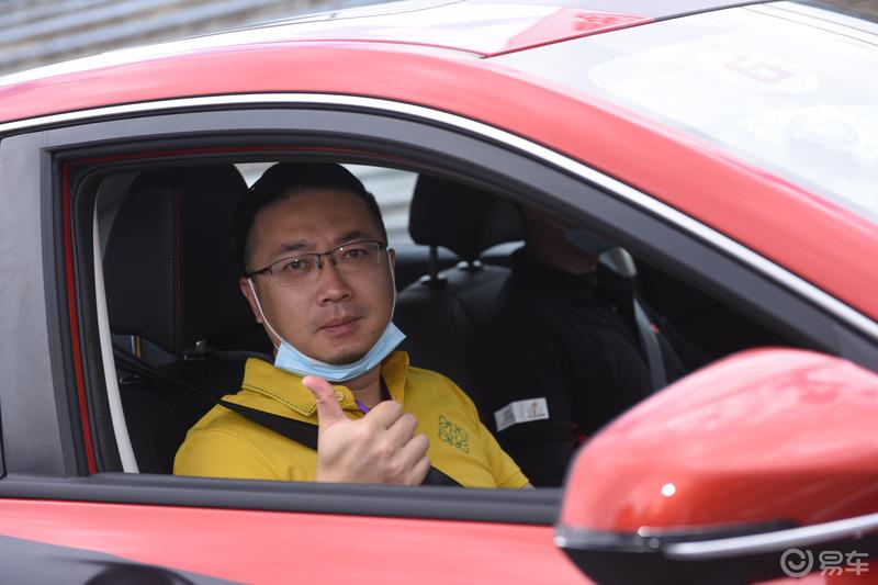 解锁赛车梦，东风风神赛车学院猎弯体验营活动记录