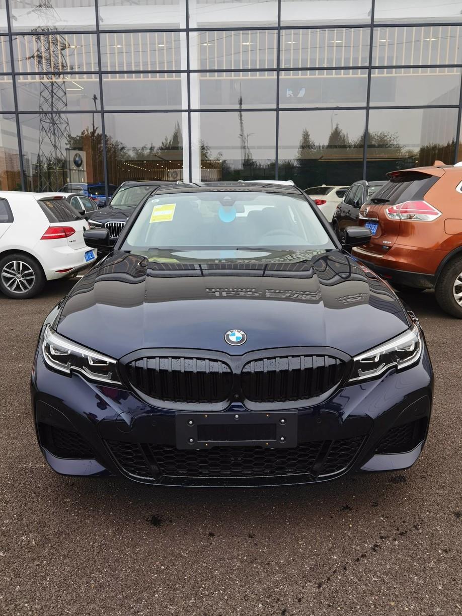 宝马3系提车作业北京等了三个多月的325标轴耀夜