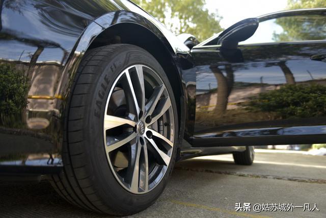 提车作业 A8L光环下的新奥迪A6L