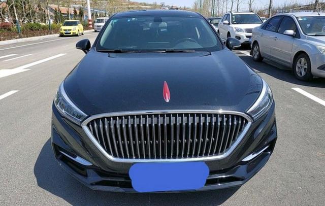 25岁小伙喜提红旗H5，油耗低一点就完美了，分享1900公里用车感受