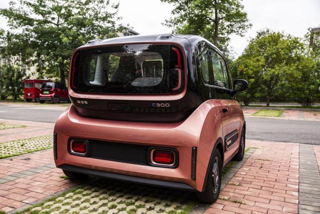 放弃高尔夫提E300，每公里仅6分钱，带自动泊车，城市出行不再愁