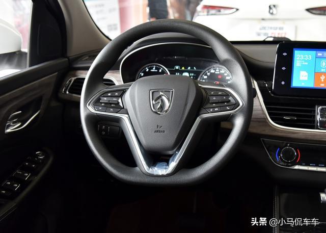 高性价比的MPV，车长近4米8可载7人，配1.5T与8速CVT，7万多开走