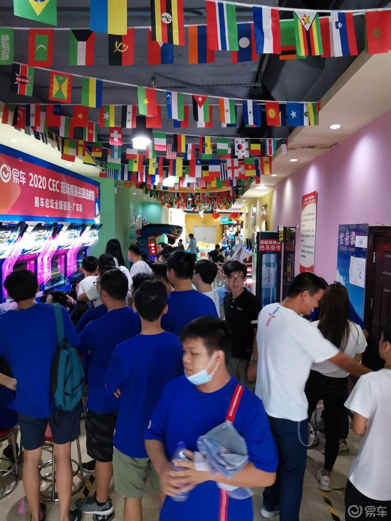 美好的八月里以车会友