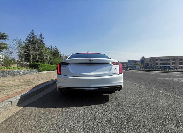 35万的凯迪拉克CT6值得买吗？车主提车180天后说了实在话