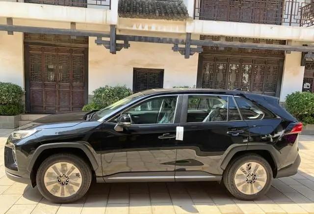 22万提丰田SUV，朋友开了六千公里后有话要说，感触颇深