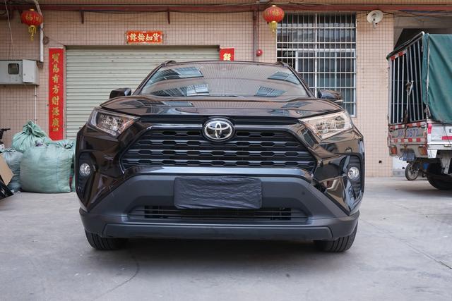 rav4荣放提车作业20款rav4荣放都市版进阶黑武士第一步改装包围套件