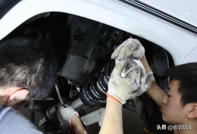 改装之路第一步，一套完美的避震才是奔驰大G的标配