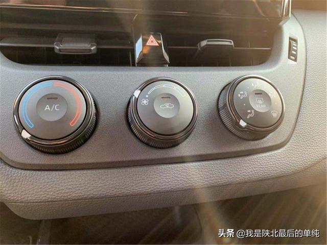 30岁，人生第一辆车，入手丐版卡罗拉