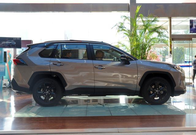 喜提丰田Rav4荣放，行驶750公里，说说这款车的优缺点