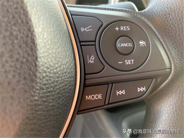 30岁，人生第一辆车，入手丐版卡罗拉