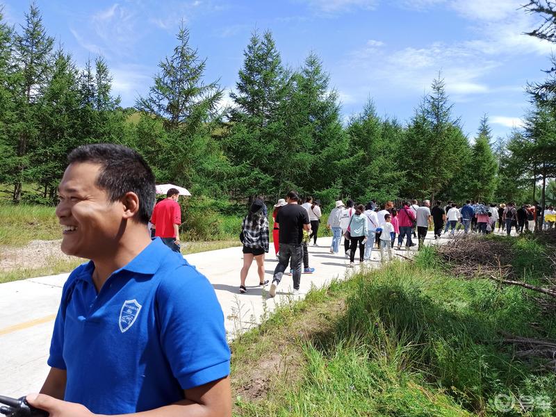 来玩吧契丹发源地 中国马镇 七彩森林外加大草原