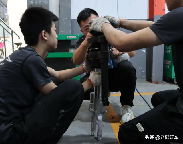 改装之路第一步，一套完美的避震才是奔驰大G的标配