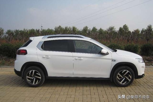 夫妻俩开情侣车，爱丽舍配C3-XR真爱无敌