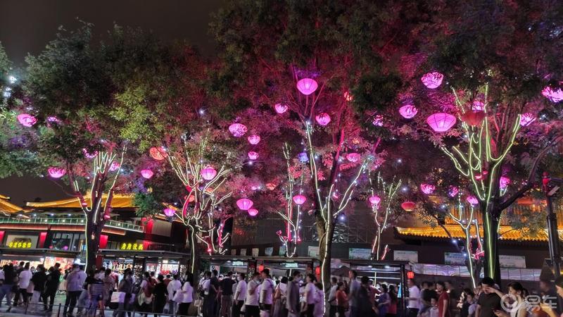 【奔跑吧，陕西】【青青河边草】18.与美食恋雪一起夜游网红打卡地大唐不夜城步行街