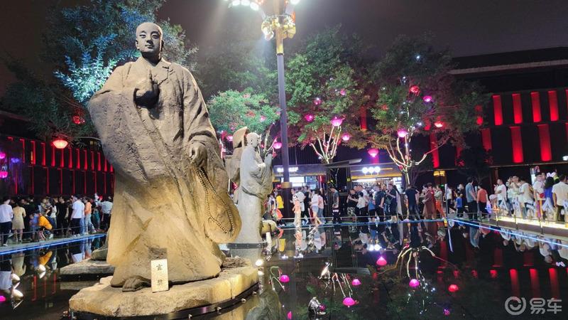 【奔跑吧，陕西】【青青河边草】18.与美食恋雪一起夜游网红打卡地大唐不夜城步行街