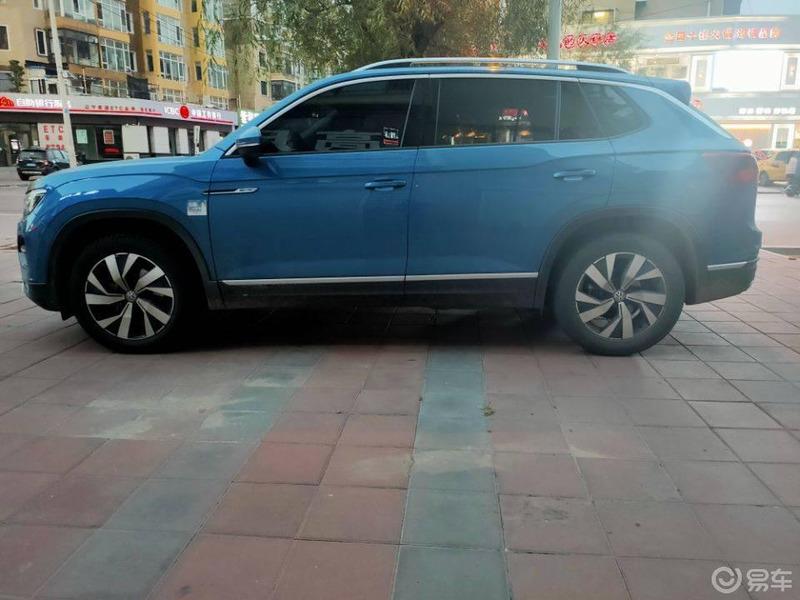 探岳提车作业提车宝石蓝绿探岳给我安全感的座驾