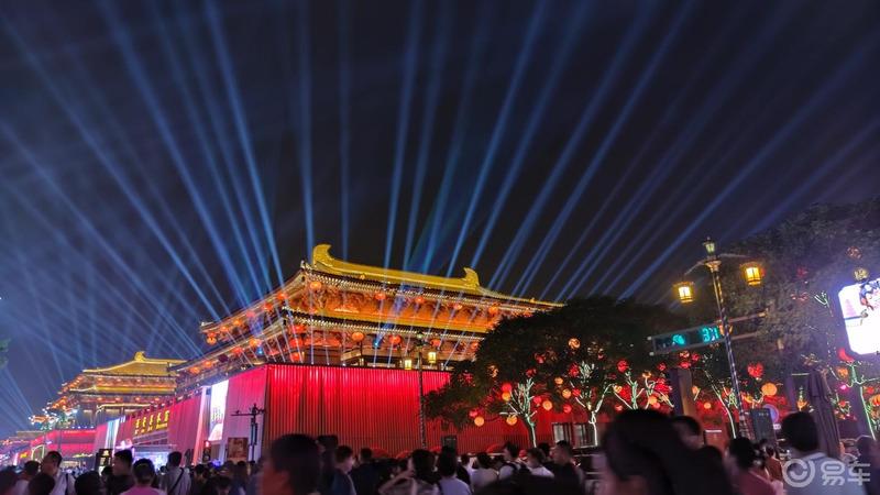 【奔跑吧，陕西】【青青河边草】18.与美食恋雪一起夜游网红打卡地大唐不夜城步行街