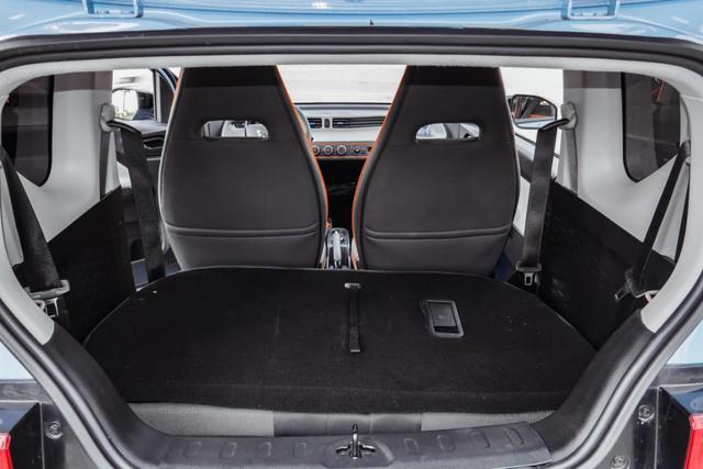 3万多提宏光MINI EV，车主：比轩逸好开多了，很适合代步