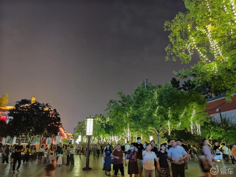 【奔跑吧，陕西】【青青河边草】18.与美食恋雪一起夜游网红打卡地大唐不夜城步行街