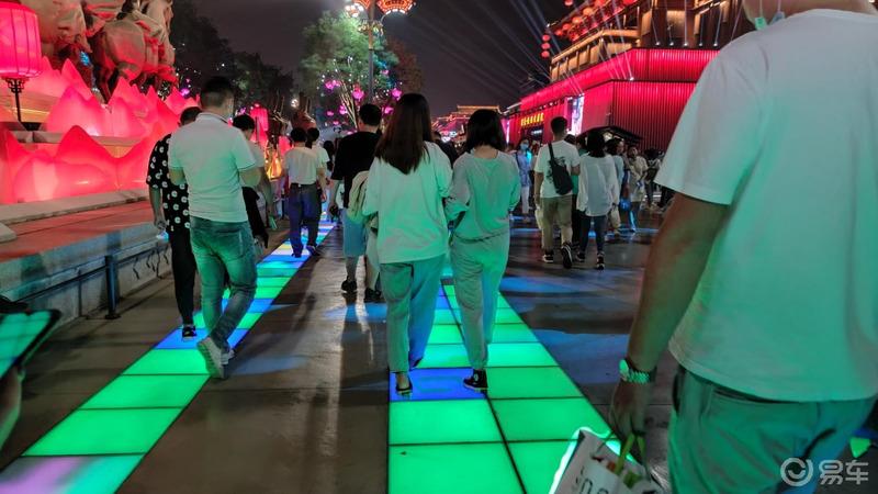 【奔跑吧，陕西】【青青河边草】18.与美食恋雪一起夜游网红打卡地大唐不夜城步行街