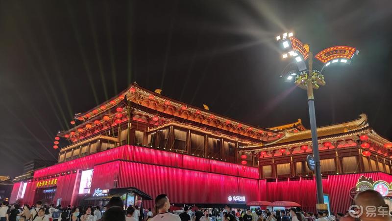 【奔跑吧，陕西】【青青河边草】18.与美食恋雪一起夜游网红打卡地大唐不夜城步行街