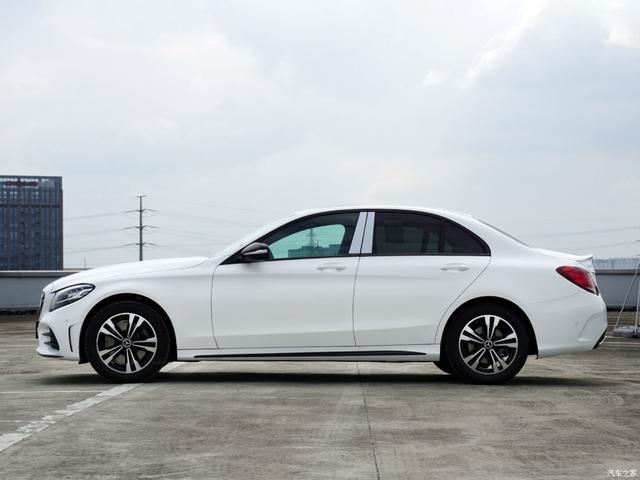 终于圆了奔驰梦，29.8万喜提奔驰C260L，分享用车感受