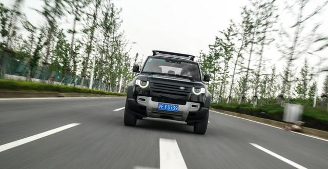 88万提了辆路虎全新卫士，开了5480公里后，车主：有话要说