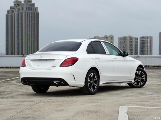 终于圆了奔驰梦，29.8万喜提奔驰C260L，分享用车感受