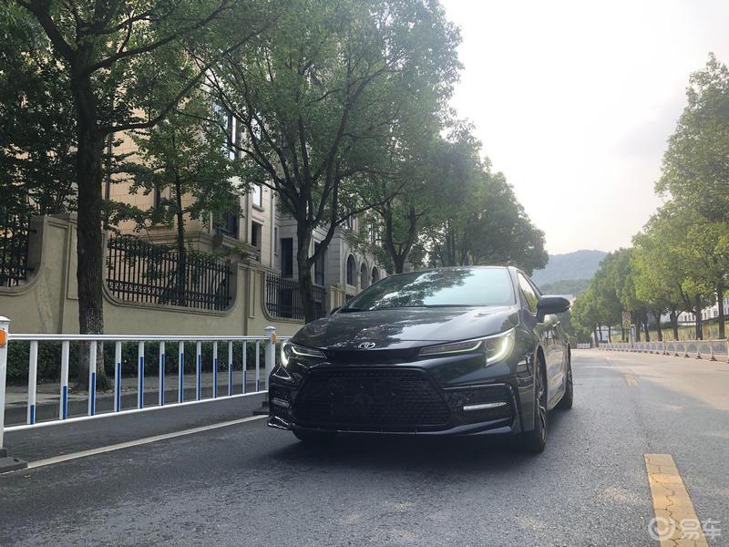 提车作业，第一辆车的喜悦挡也挡不住