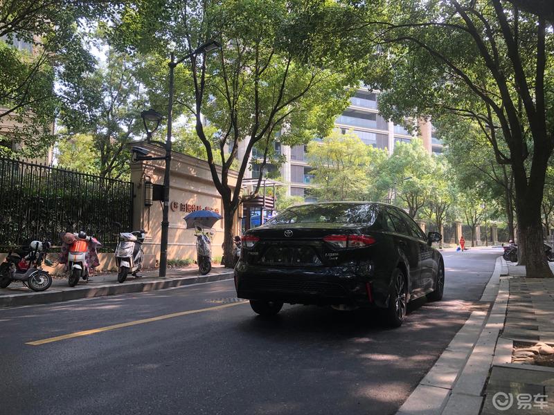 提车作业，第一辆车的喜悦挡也挡不住