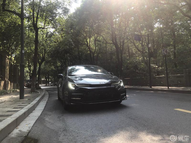 提车作业，第一辆车的喜悦挡也挡不住