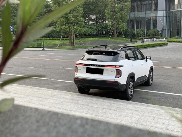 90后的第一辆车，10万拿下网红SUV，RS-3还可自动驾驶