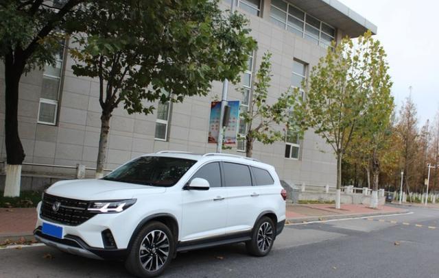 入手风行T5L，可载物2370L，车主：安全性一流、性价比高