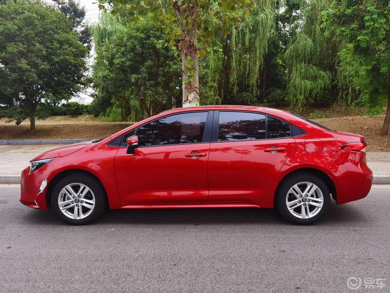 雷凌提车作业车主提车雷凌185t尊享版珊瑚红提车作业