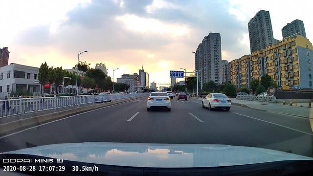 支持华为HiCar的旗舰4K行车记录仪，海思芯片4g远程互联