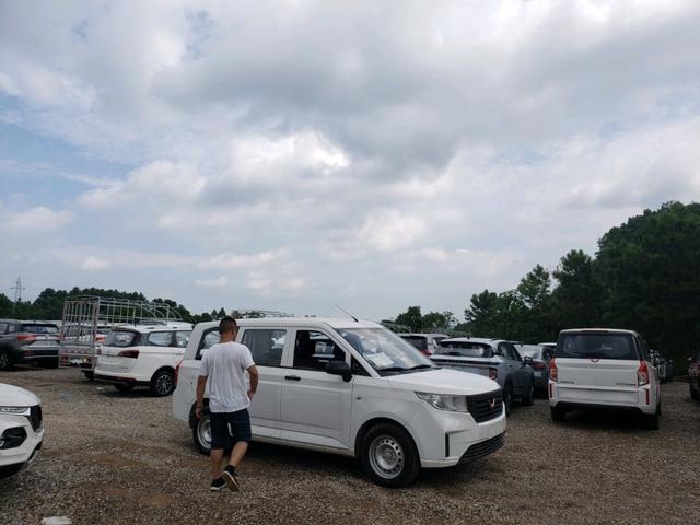 落地6万多，油耗一公里5毛钱，五菱宏光PLUS用车半年谈感受
