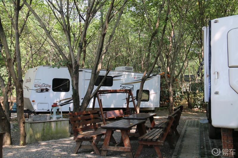 户外房车、美女露营--这里应有尽有，就在易车易时光