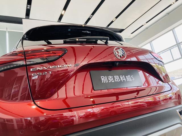 只因为多看了你一眼，你就深深种在了我的心田