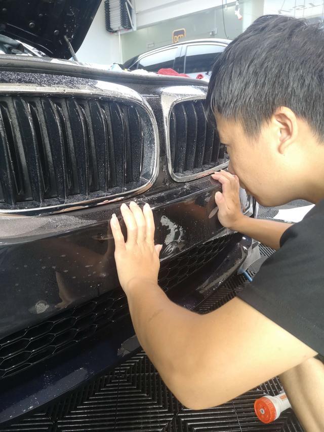 贴个车衣省点心，南昌宝马5系漆面贴膜作业