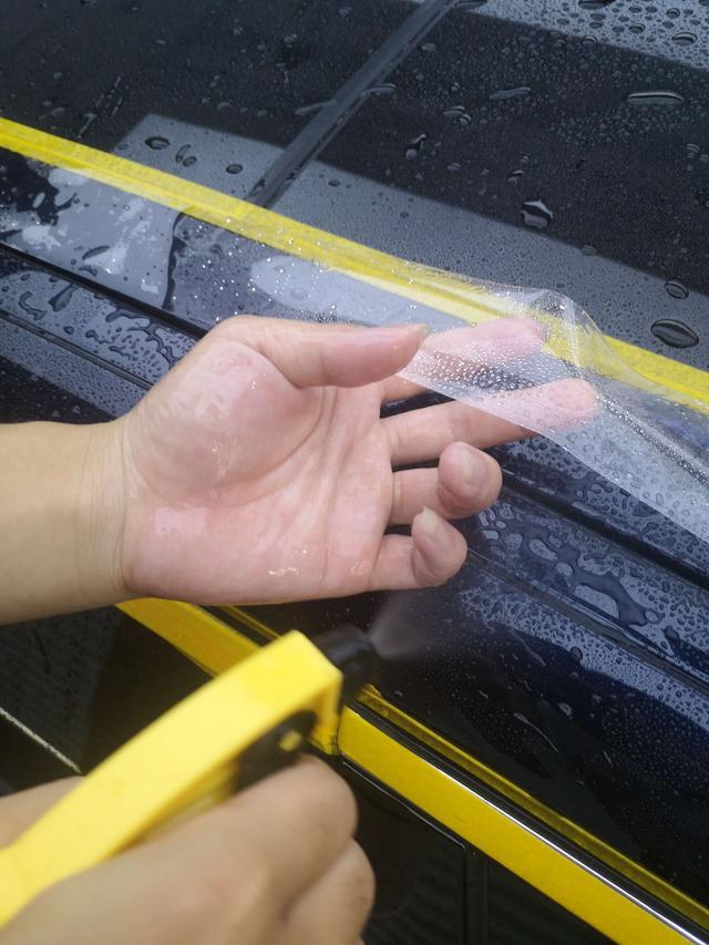 贴个车衣省点心，南昌宝马5系漆面贴膜作业